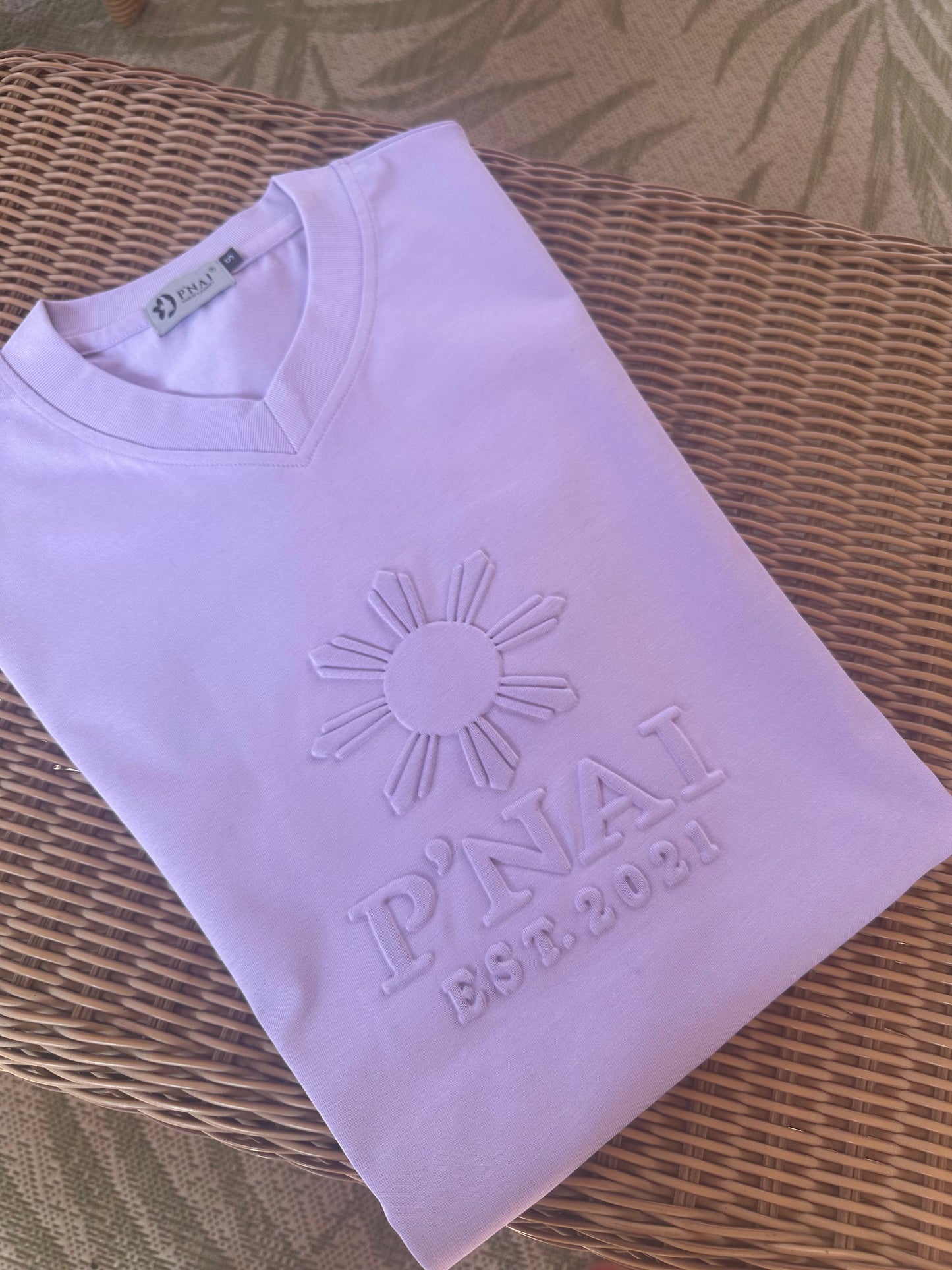 P'NAI V-NECK EMBOSS T-SHIRT