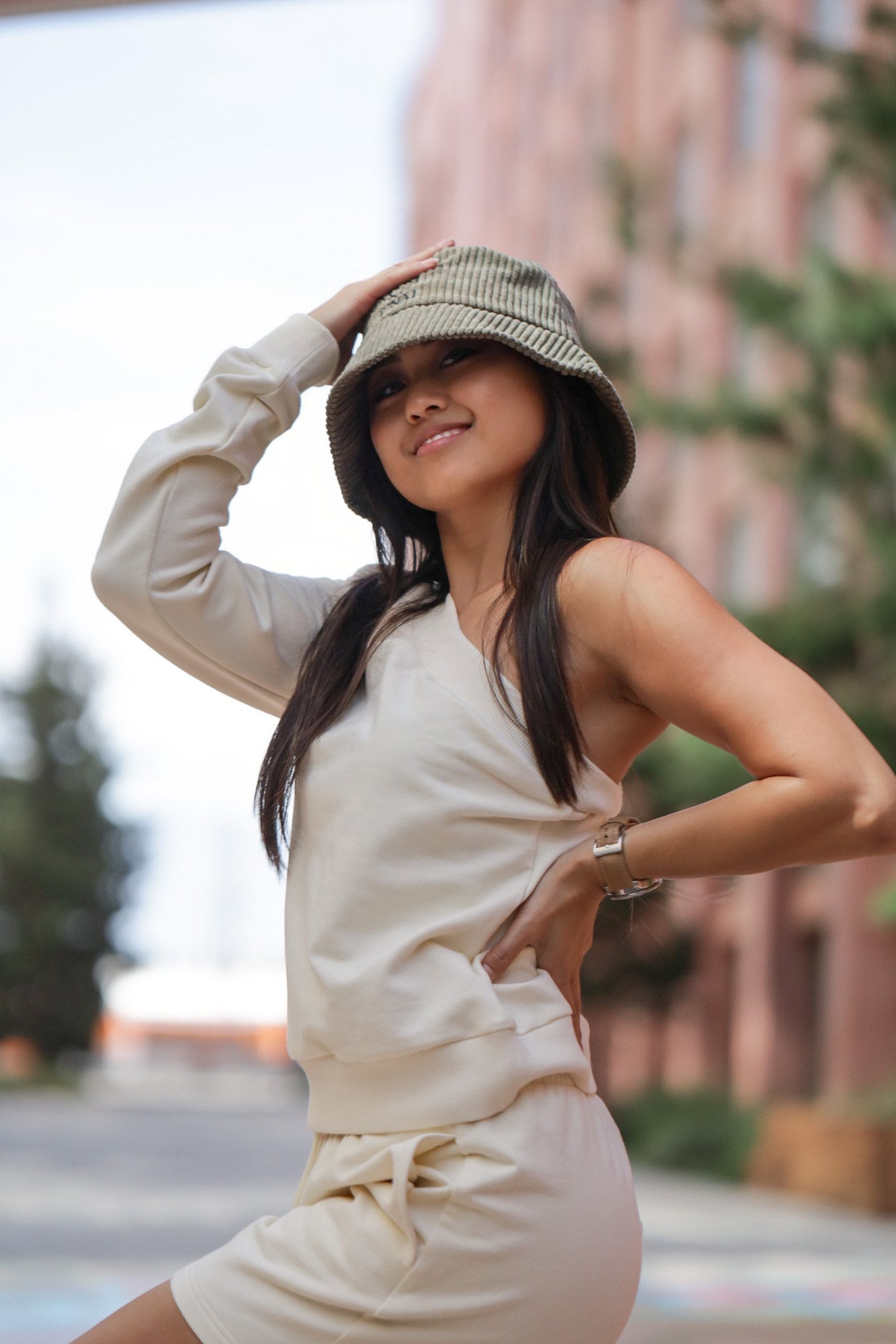 GANDA One-Shoulder Tracksuit Shorts Set
